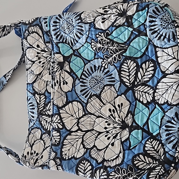 Vera Bradley | Blue flower crossbody bag - Picture 6 of 11